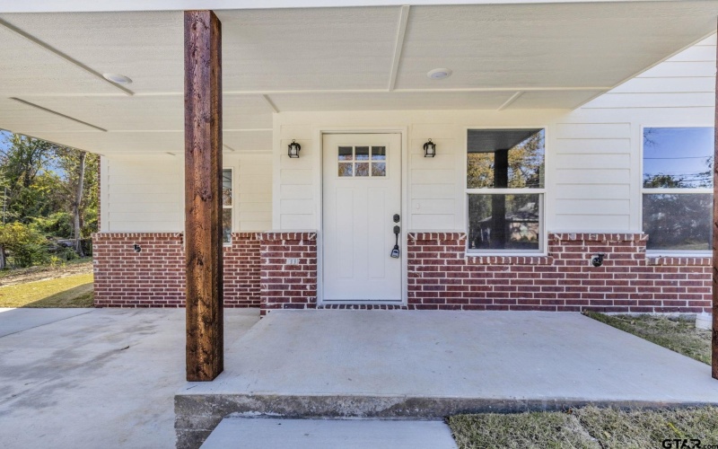 1410 W Connally St, Tyler, TX 75701, 3 Bedrooms Bedrooms, ,2 BathroomsBathrooms,Residential,For Sale,1410 W Connally St,25009747