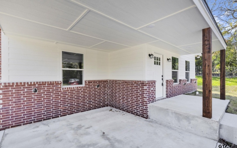 1410 W Connally St, Tyler, TX 75701, 3 Bedrooms Bedrooms, ,2 BathroomsBathrooms,Residential,For Sale,1410 W Connally St,25009747
