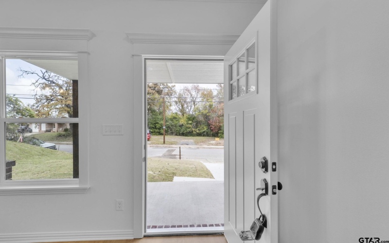 1410 W Connally St, Tyler, TX 75701, 3 Bedrooms Bedrooms, ,2 BathroomsBathrooms,Residential,For Sale,1410 W Connally St,25009747