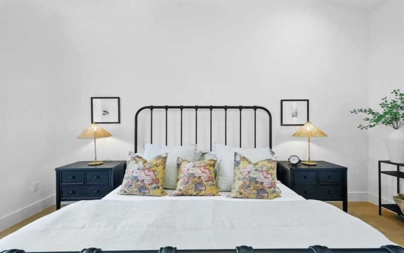 4208 Live Oak Street #105, Dallas, TX 75204, 2 Bedrooms Bedrooms, ,2 BathroomsBathrooms,Residential,For Sale,4208 Live Oak Street,20967484