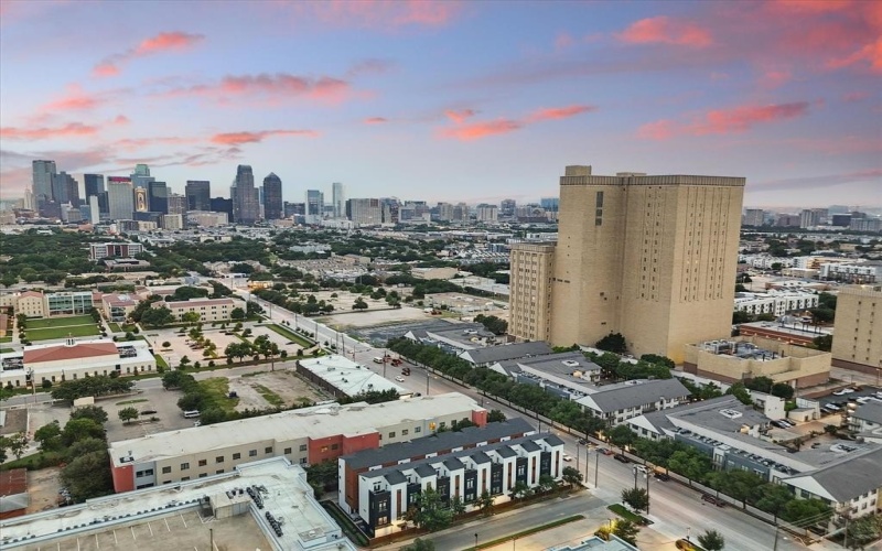 4208 Live Oak Street #105, Dallas, TX 75204, 2 Bedrooms Bedrooms, ,2 BathroomsBathrooms,Residential,For Sale,4208 Live Oak Street,20967484