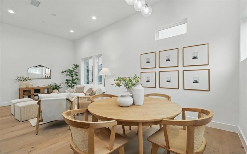 4208 Live Oak Street #105, Dallas, TX 75204, 2 Bedrooms Bedrooms, ,2 BathroomsBathrooms,Residential,For Sale,4208 Live Oak Street,20967484