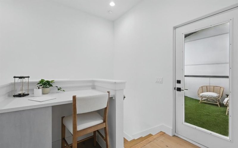 4208 Live Oak Street #105, Dallas, TX 75204, 2 Bedrooms Bedrooms, ,2 BathroomsBathrooms,Residential,For Sale,4208 Live Oak Street,20967484