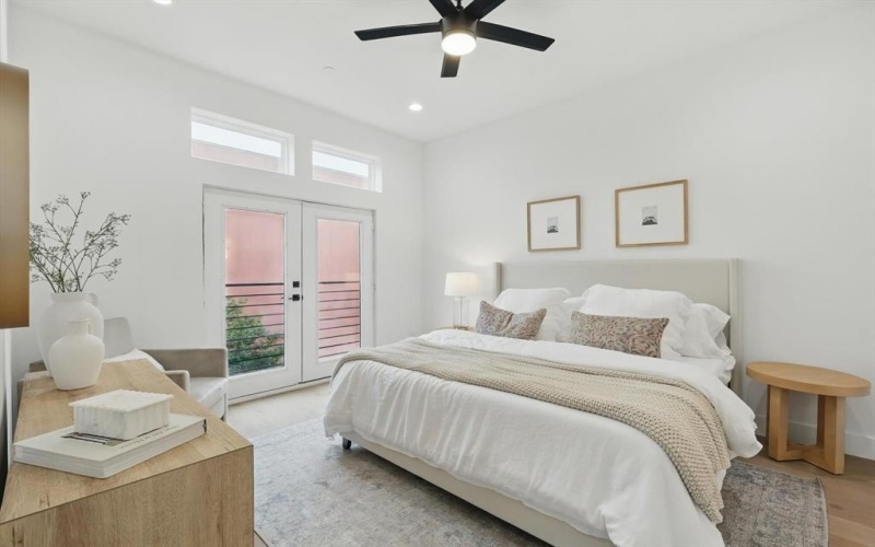 4208 Live Oak Street #102, Dallas, TX 75204, 2 Bedrooms Bedrooms, ,2 BathroomsBathrooms,Residential,For Sale,4208 Live Oak Street,20967786