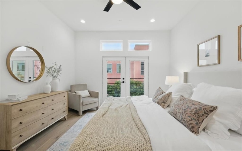 4208 Live Oak Street #102, Dallas, TX 75204, 2 Bedrooms Bedrooms, ,2 BathroomsBathrooms,Residential,For Sale,4208 Live Oak Street,20967786