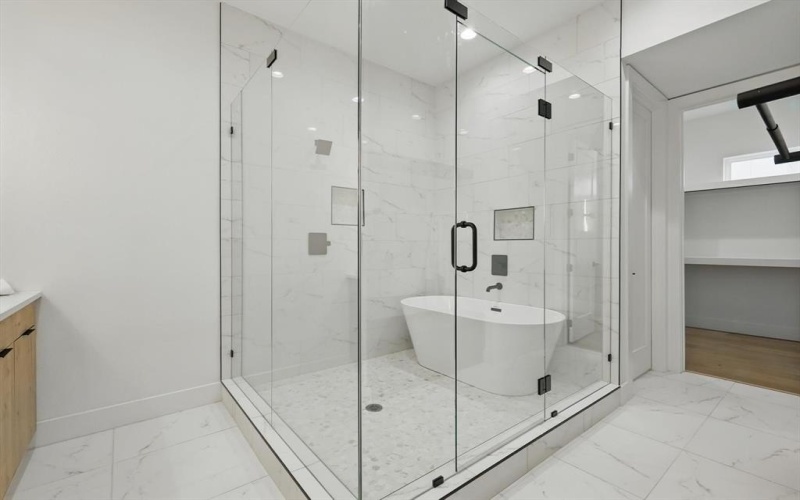 4208 Live Oak Street #102, Dallas, TX 75204, 2 Bedrooms Bedrooms, ,2 BathroomsBathrooms,Residential,For Sale,4208 Live Oak Street,20967786