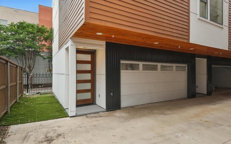 4208 Live Oak Street #102, Dallas, TX 75204, 2 Bedrooms Bedrooms, ,2 BathroomsBathrooms,Residential,For Sale,4208 Live Oak Street,20967786
