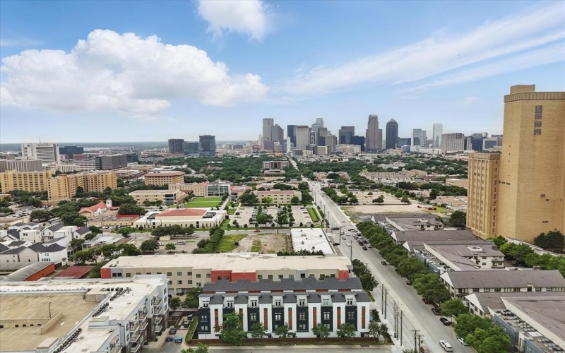 4208 Live Oak Street #102, Dallas, TX 75204, 2 Bedrooms Bedrooms, ,2 BathroomsBathrooms,Residential,For Sale,4208 Live Oak Street,20967786