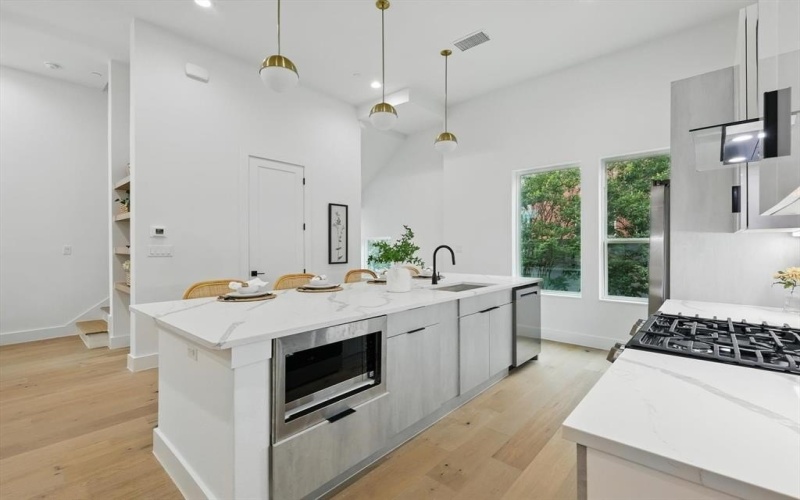 4208 Live Oak Street #102, Dallas, TX 75204, 2 Bedrooms Bedrooms, ,2 BathroomsBathrooms,Residential,For Sale,4208 Live Oak Street,20967786