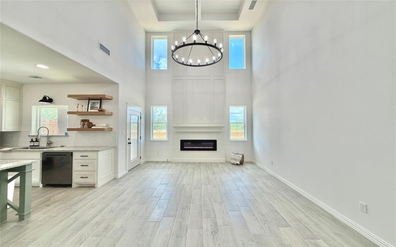 5602 San Jacinto Drive, Granbury, TX 76048, 4 Bedrooms Bedrooms, ,2 BathroomsBathrooms,Residential,For Sale,5602 San Jacinto Drive,20978970
