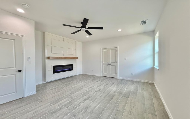 5602 San Jacinto Drive, Granbury, TX 76048, 4 Bedrooms Bedrooms, ,2 BathroomsBathrooms,Residential,For Sale,5602 San Jacinto Drive,20978970