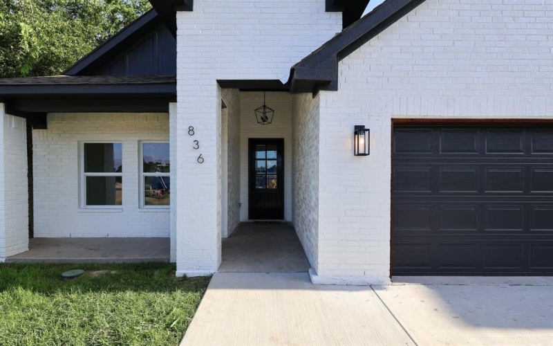836 E Arlington Avenue, Fort Worth, TX 76104, 4 Habitaciones Habitaciones , ,2 BañosBaños,Residential,En Venta,836 E Arlington Avenue,20980931