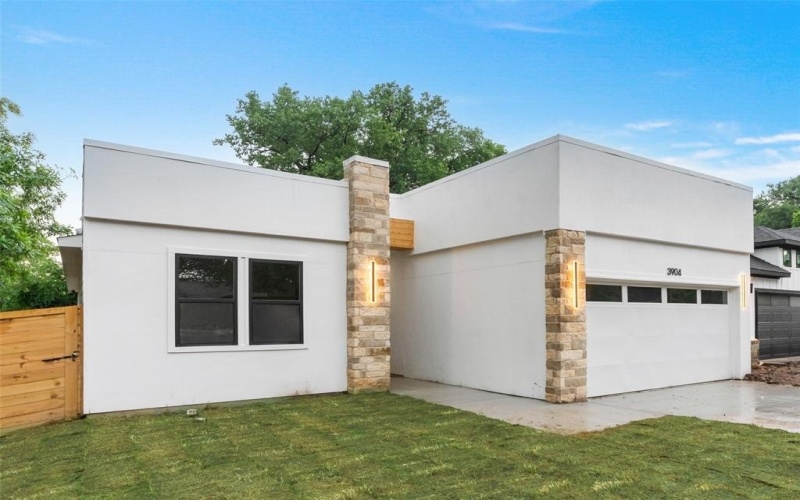 3904 De Maggio Avenue, Dallas, TX 75210, 4 Bedrooms Bedrooms, ,2 BathroomsBathrooms,Residential Lease,For Rent,3904 De Maggio Avenue,20982083