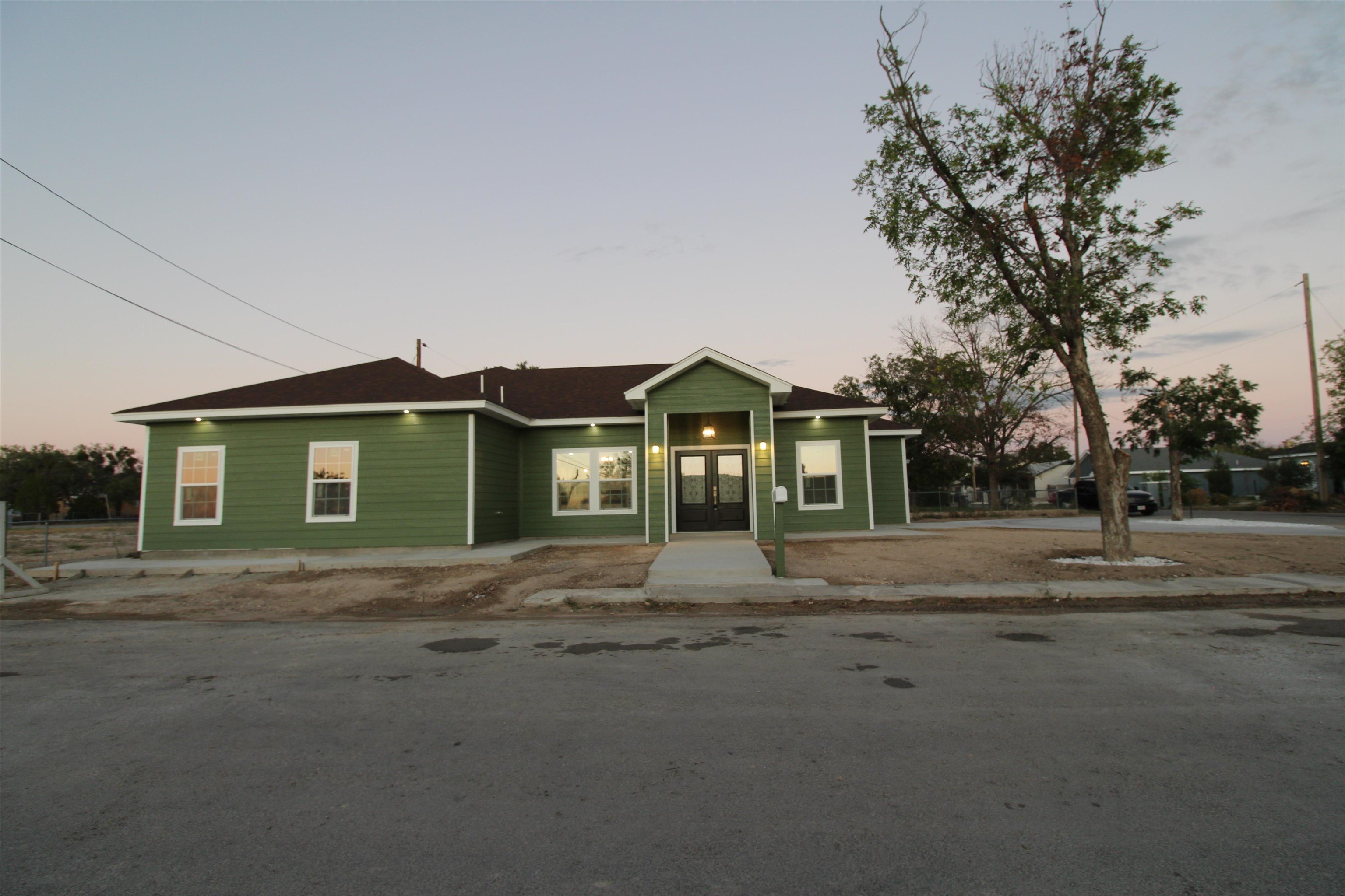 601 V, Del Rio, TX 78840, 3 Bedrooms Bedrooms, ,2 BathroomsBathrooms,Residential,For Sale,601 V,206240