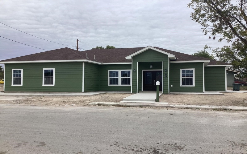 601 V, Del Rio, TX 78840, 3 Bedrooms Bedrooms, ,2 BathroomsBathrooms,Residential,For Sale,601 V,206240