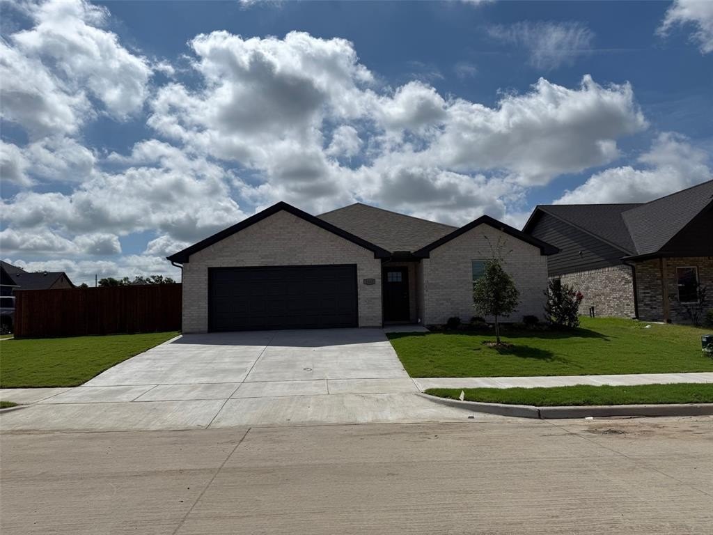 1803 Boxwood Drive, Sherman, TX 75092, 3 Bedrooms Bedrooms, ,2 BathroomsBathrooms,Residential,For Sale,1803 Boxwood Drive,20982329
