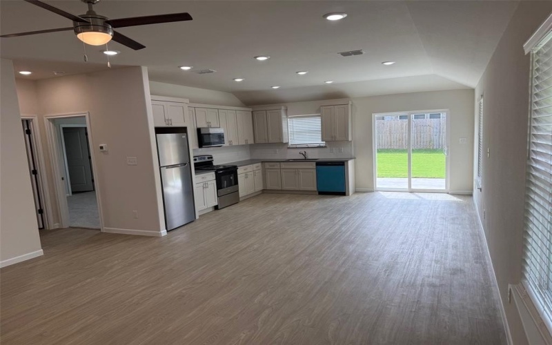 1803 Boxwood Drive, Sherman, TX 75092, 3 Bedrooms Bedrooms, ,2 BathroomsBathrooms,Residential,For Sale,1803 Boxwood Drive,20982329
