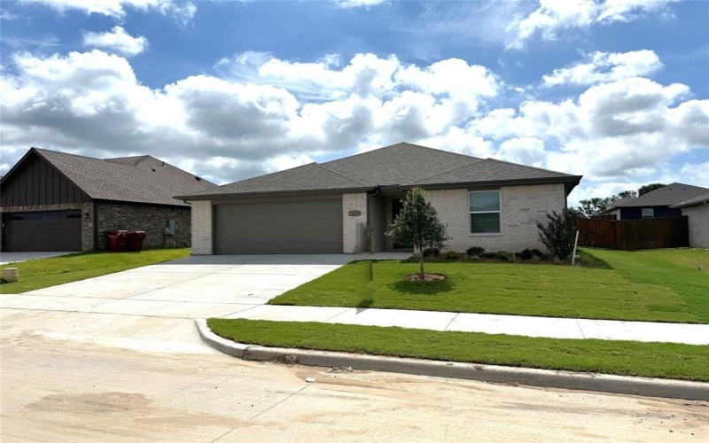1819 Boxwood Drive, Sherman, TX 75092, 3 Bedrooms Bedrooms, ,2 BathroomsBathrooms,Residential,For Sale,1819 Boxwood Drive,20982382