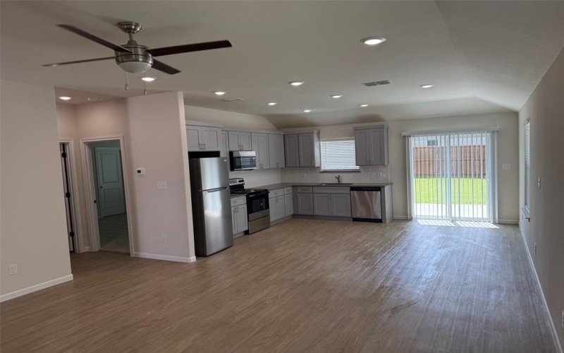 1819 Boxwood Drive, Sherman, TX 75092, 3 Bedrooms Bedrooms, ,2 BathroomsBathrooms,Residential,For Sale,1819 Boxwood Drive,20982382