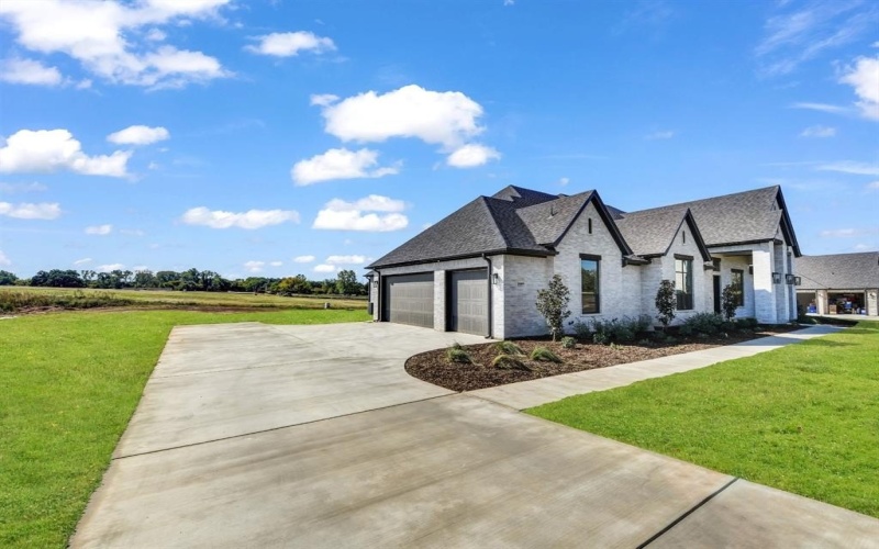 3009 Codigo Drive, Weatherford, TX 76088, 4 Bedrooms Bedrooms, ,3 BathroomsBathrooms,Residential,For Sale,3009 Codigo Drive,20982431