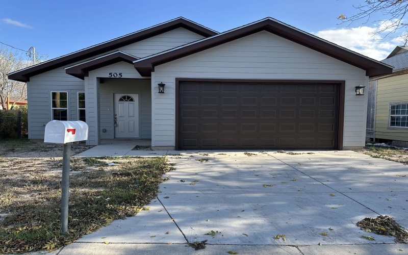 505 E De La Rosa, Del Rio, TX 78840, 3 Bedrooms Bedrooms, ,2 BathroomsBathrooms,Residential,For Sale,505 E De La Rosa,206547