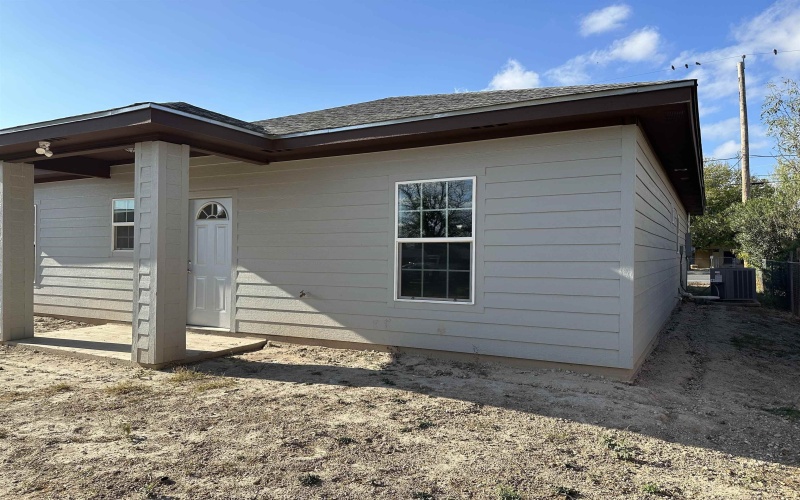 505 E De La Rosa, Del Rio, TX 78840, 3 Bedrooms Bedrooms, ,2 BathroomsBathrooms,Residential,For Sale,505 E De La Rosa,206547
