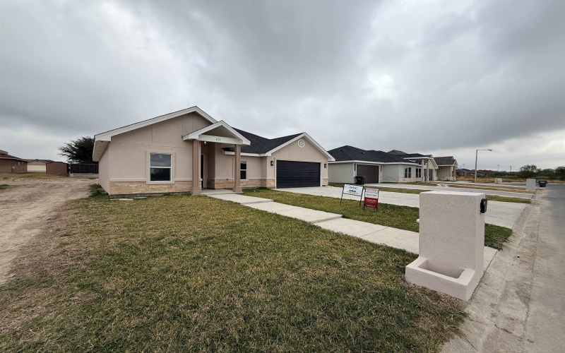 213 Jesus Flores, Del Rio, TX 78840, 3 Bedrooms Bedrooms, ,2 BathroomsBathrooms,Residential,For Sale,213 Jesus Flores,206799