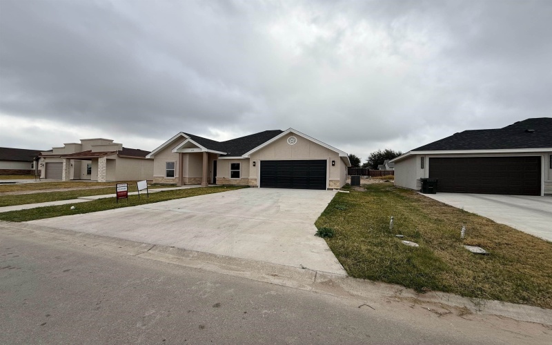 213 Jesus Flores, Del Rio, TX 78840, 3 Bedrooms Bedrooms, ,2 BathroomsBathrooms,Residential,For Sale,213 Jesus Flores,206799