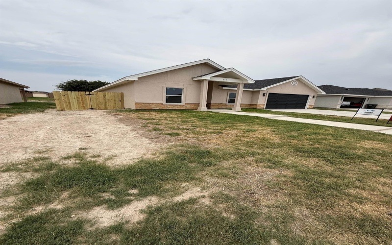 213 Jesus Flores, Del Rio, TX 78840, 3 Bedrooms Bedrooms, ,2 BathroomsBathrooms,Residential,For Sale,213 Jesus Flores,206799
