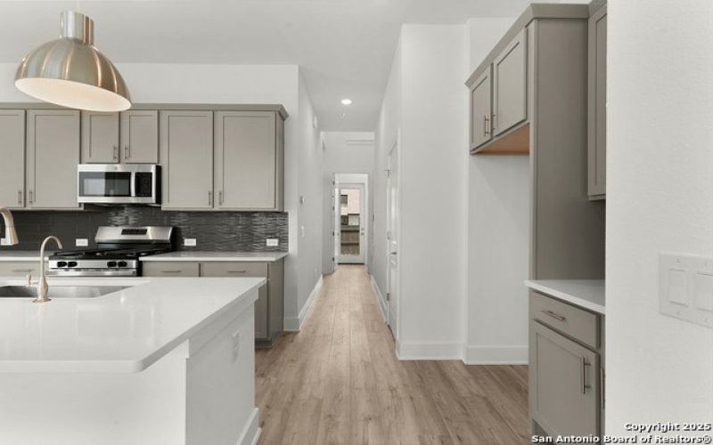 10031 UNIVERSITY WAY #8, San Antonio, TX 78224, 3 Bedrooms Bedrooms, ,2 BathroomsBathrooms,Residential,For Sale,10031 UNIVERSITY WAY,1879548