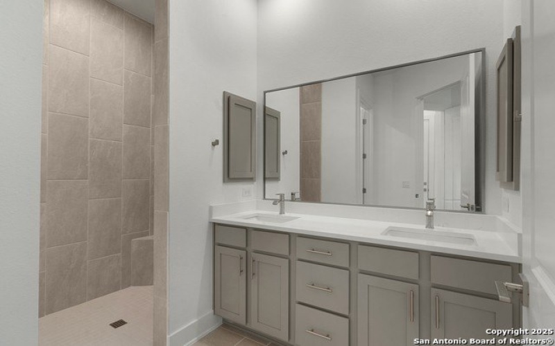 10031 UNIVERSITY WAY #8, San Antonio, TX 78224, 3 Bedrooms Bedrooms, ,2 BathroomsBathrooms,Residential,For Sale,10031 UNIVERSITY WAY,1879548