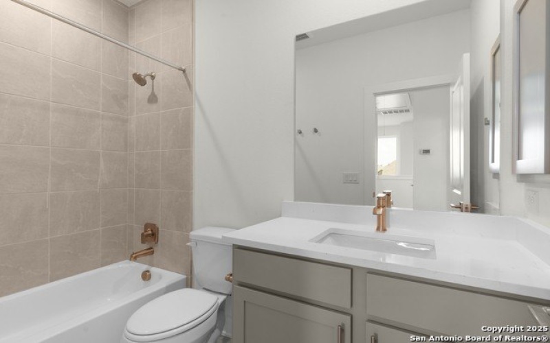 10031 UNIVERSITY WAY #8, San Antonio, TX 78224, 3 Bedrooms Bedrooms, ,2 BathroomsBathrooms,Residential,For Sale,10031 UNIVERSITY WAY,1879548
