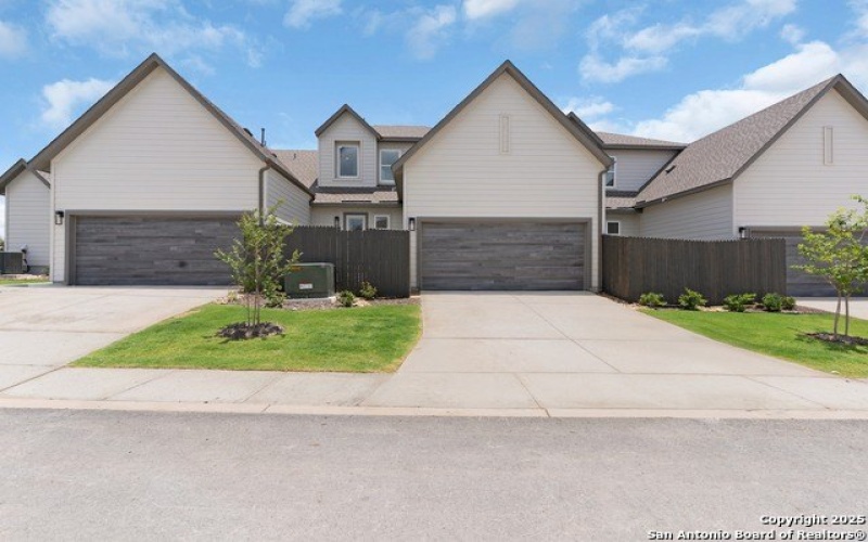 10031 UNIVERSITY WAY #8, San Antonio, TX 78224, 3 Bedrooms Bedrooms, ,2 BathroomsBathrooms,Residential,For Sale,10031 UNIVERSITY WAY,1879548