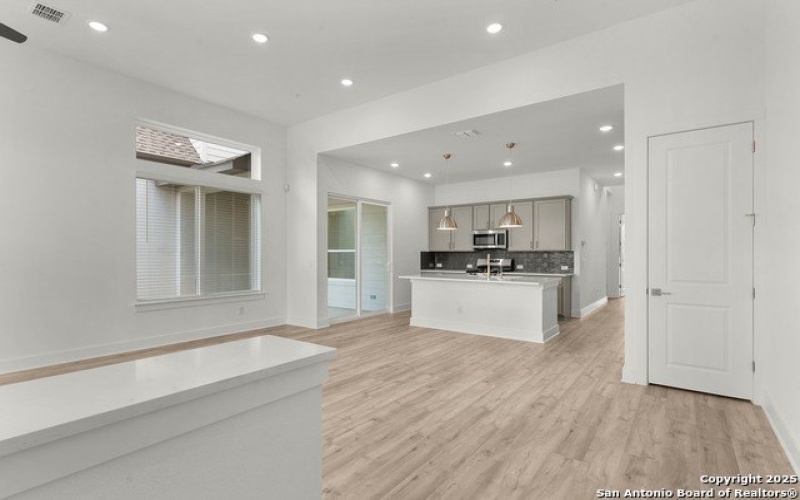 10031 UNIVERSITY WAY #8, San Antonio, TX 78224, 3 Bedrooms Bedrooms, ,2 BathroomsBathrooms,Residential,For Sale,10031 UNIVERSITY WAY,1879548