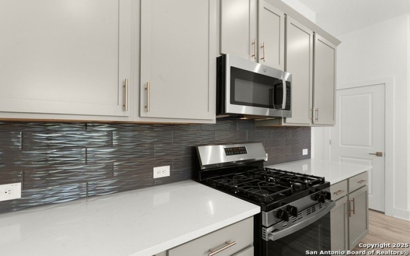10031 UNIVERSITY WAY #8, San Antonio, TX 78224, 3 Bedrooms Bedrooms, ,2 BathroomsBathrooms,Residential,For Sale,10031 UNIVERSITY WAY,1879548