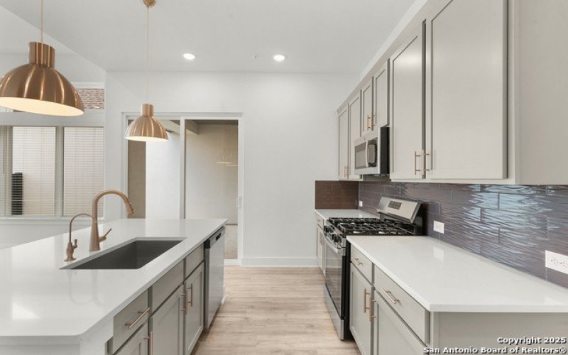 10031 UNIVERSITY WAY #8, San Antonio, TX 78224, 3 Bedrooms Bedrooms, ,2 BathroomsBathrooms,Residential,For Sale,10031 UNIVERSITY WAY,1879548
