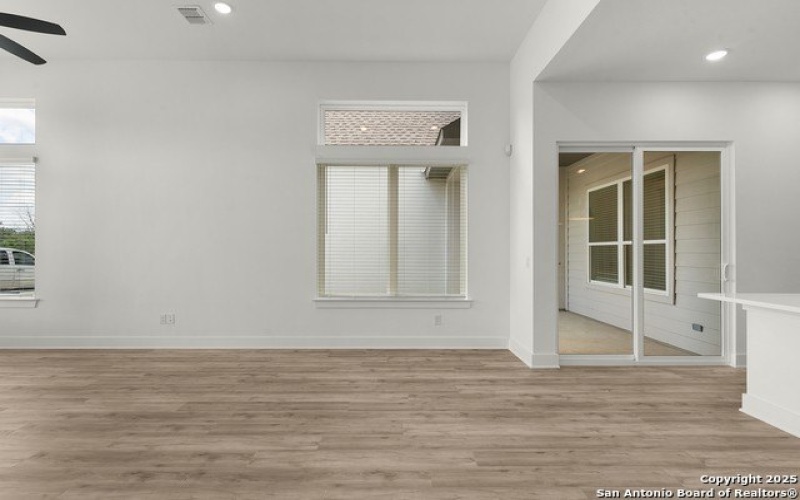 10031 UNIVERSITY WAY #8, San Antonio, TX 78224, 3 Bedrooms Bedrooms, ,2 BathroomsBathrooms,Residential,For Sale,10031 UNIVERSITY WAY,1879548