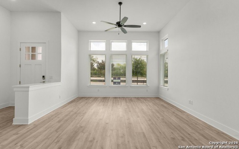 10031 UNIVERSITY WAY #8, San Antonio, TX 78224, 3 Bedrooms Bedrooms, ,2 BathroomsBathrooms,Residential,For Sale,10031 UNIVERSITY WAY,1879548