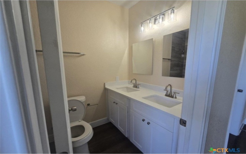 410 W Trinity Street, Luling, TX 78648, 3 Habitaciones Habitaciones , ,2 BañosBaños,Residential,En Venta,410 W Trinity Street,572953