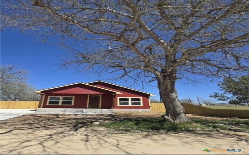 410 W Trinity Street, Luling, TX 78648, 3 Habitaciones Habitaciones , ,2 BañosBaños,Residential,En Venta,410 W Trinity Street,572953