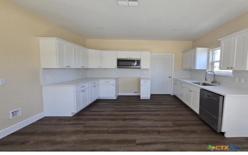 410 W Trinity Street, Luling, TX 78648, 3 Habitaciones Habitaciones , ,2 BañosBaños,Residential,En Venta,410 W Trinity Street,572953