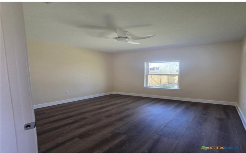 410 W Trinity Street, Luling, TX 78648, 3 Habitaciones Habitaciones , ,2 BañosBaños,Residential,En Venta,410 W Trinity Street,572953