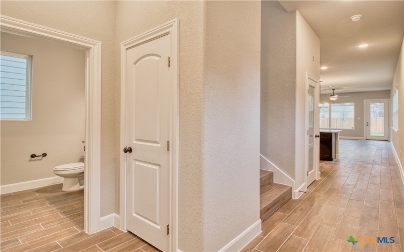 2202 Virginia Blvd #201, San Antonio, TX 78203, 3 Bedrooms Bedrooms, ,2 BathroomsBathrooms,Residential Lease,For Rent,2202 Virginia Blvd,584986
