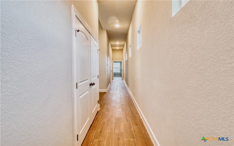2202 Virginia Blvd #201, San Antonio, TX 78203, 3 Bedrooms Bedrooms, ,2 BathroomsBathrooms,Residential Lease,For Rent,2202 Virginia Blvd,584986