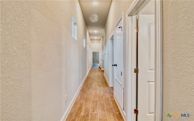 2202 Virginia Blvd #201, San Antonio, TX 78203, 3 Bedrooms Bedrooms, ,2 BathroomsBathrooms,Residential Lease,For Rent,2202 Virginia Blvd,584986