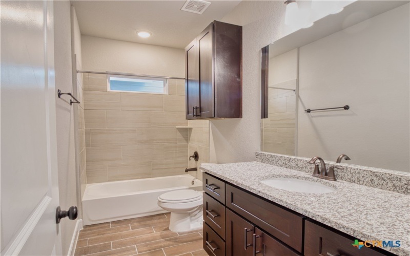 2202 Virginia Blvd #201, San Antonio, TX 78203, 3 Bedrooms Bedrooms, ,2 BathroomsBathrooms,Residential Lease,For Rent,2202 Virginia Blvd,584986