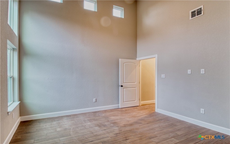 2202 Virginia Blvd #201, San Antonio, TX 78203, 3 Bedrooms Bedrooms, ,2 BathroomsBathrooms,Residential Lease,For Rent,2202 Virginia Blvd,584986