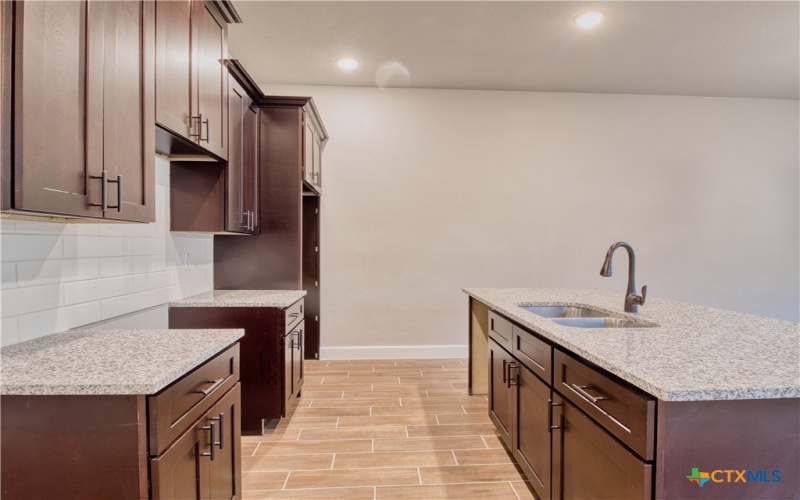 2202 Virginia Blvd #201, San Antonio, TX 78203, 3 Bedrooms Bedrooms, ,2 BathroomsBathrooms,Residential Lease,For Rent,2202 Virginia Blvd,584986