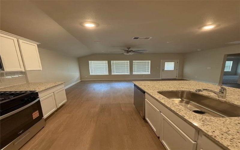 6225 Sadie Street, Corpus Christi, TX 78415, 4 Habitaciones Habitaciones , ,2 BañosBaños,Residential,En Venta,6225 Sadie Street,461269
