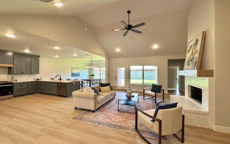 2917 135th Street, Lubbock, TX 79423, 4 Habitaciones Habitaciones , ,3 BañosBaños,Residential Lease,En Alquiler,2917 135th Street,202557011